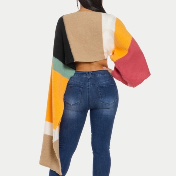 Color Block Cropped Sweater - Picture 2 of 2